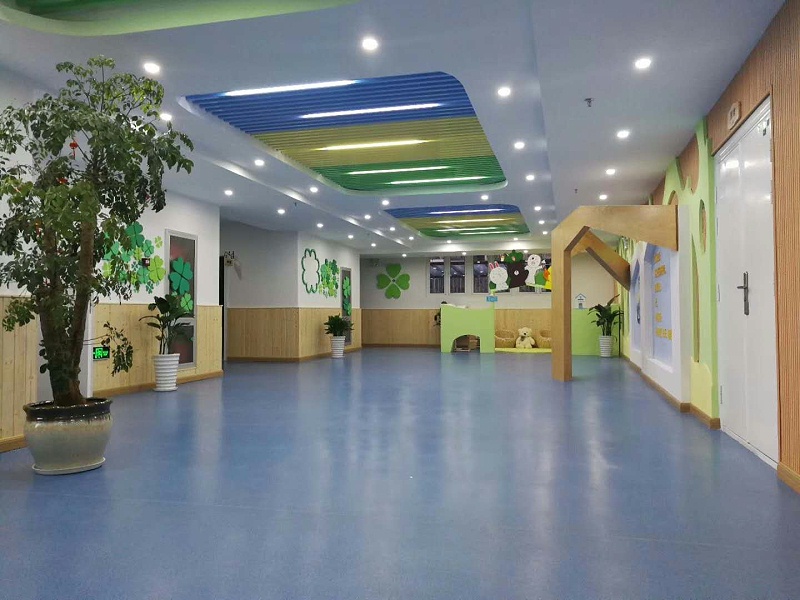 PVC同質(zhì)透心卷材地板
